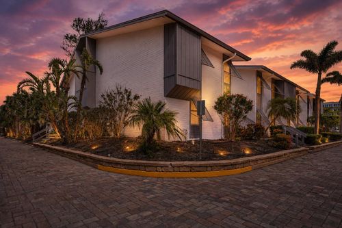 1141-1141 W Peppertree Dr, SARASOTA, FL, 34242-3235 | Card Image