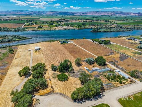 24345 Island Crossing Way, Wilder, ID, 83676-5873 | Card Image