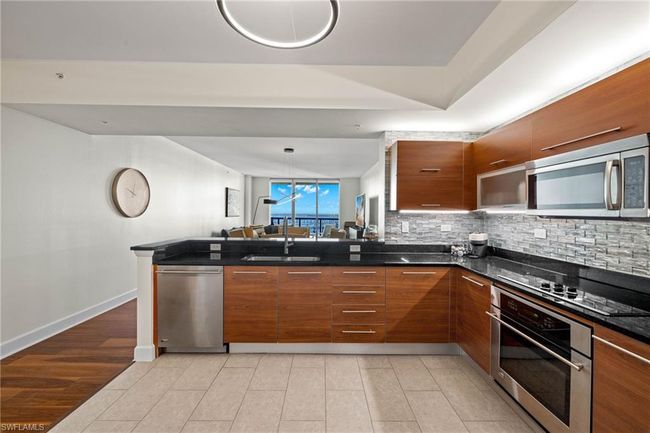 APT-2907 - 3000 Oasis Grand Blvd, Condo with 3 bedrooms, 3 bathrooms and 1 parking in FORT MYERS FL | Image 7