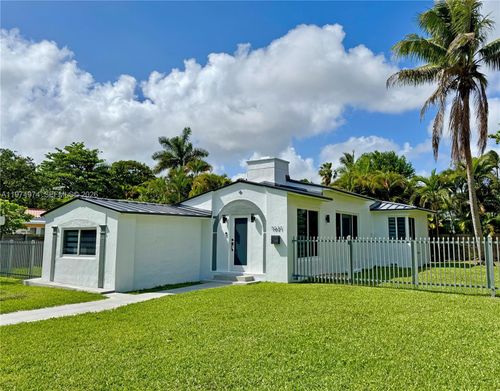 1021 Ne 82nd Ter, Miami, FL, 33138-4135 | Card Image