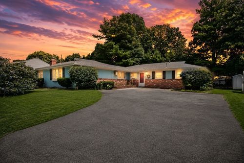 7 Pocahontas Dr, Peabody, MA, 01960-3317 | Card Image