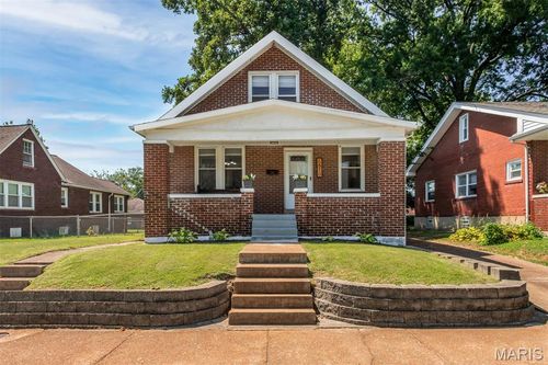 6810 Bartmer Ave, Saint Louis, MO, 63130-2530 | Card Image