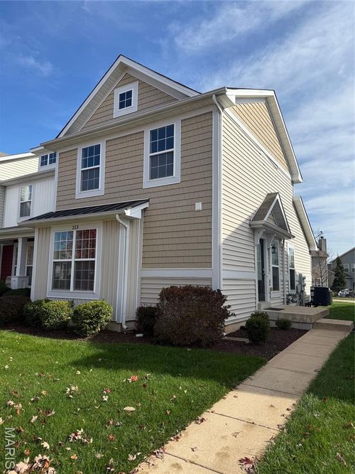 213 Countryshire Dr, Lake St Louis, MO, 63367-5823 | Card Image