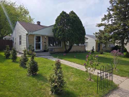 3949 N 77th Street, Milwaukee, WI, 53222 | Card Image