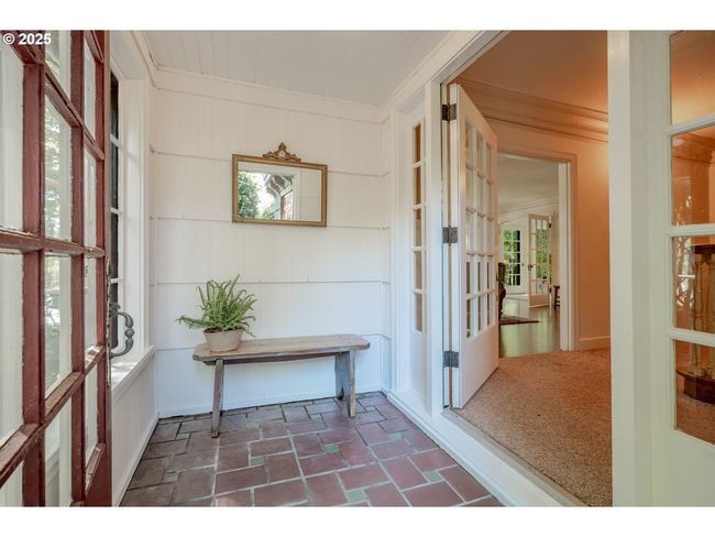 92216 Whiskey Rd, House other with 6 bedrooms, 3 bathrooms and 2 parking in Warrenton OR | Image 4