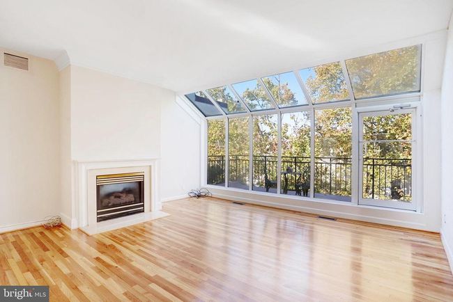 42 G St Sw, Townhouse with 2 bedrooms, 3 bathrooms and null parking in WASHINGTON DC | Image 6