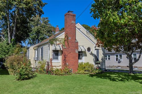373 Oak Street, Brookhaven, NY, 11772 | Card Image