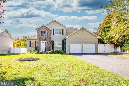 319 Cypress Ln, Hamilton, NJ, 08619-3709 | Card Image