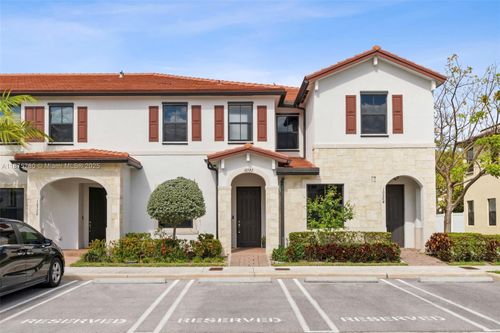 10582 W 33rd Ln, Hialeah, FL, 33018-2117 | Card Image