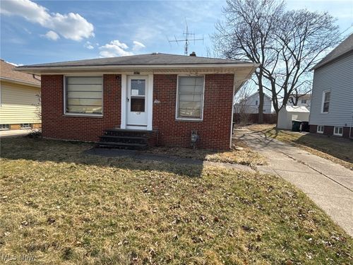 3427 North Ave, Parma, OH, 44134-1252 | Card Image