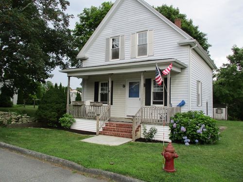 54 Arnold St, Dartmouth, MA, 02748-1703 | Card Image