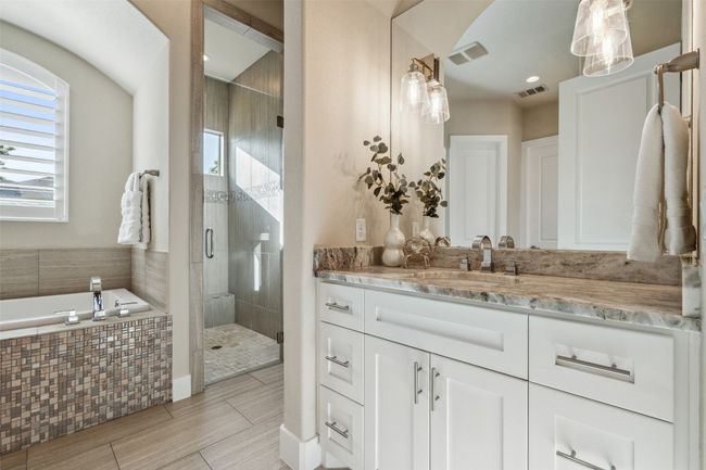 511 Hurst Creek Rd, House other with 5 bedrooms, 4 bathrooms and 6 parking in Lakeway TX | Image 5