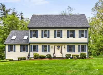 28 Old Meetinghouse Road, House other with 3 bedrooms, 2 bathrooms and 6 parking in Townsend MA | Image 1