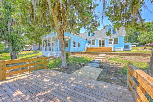 1303 Delano St, Manning, SC, 29102-7781 | Card Image