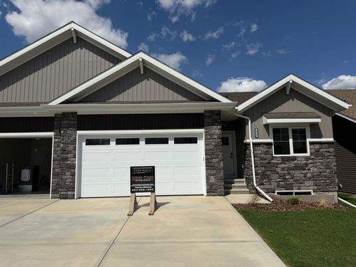 4922 Beardsley Ave, Lacombe, AB, T4L0G4 | Card Image