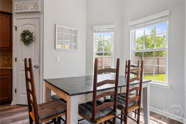 Breakfast area with bay window. | Image 17