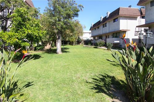 4-18425 Saticoy St, Reseda, CA, 91335 | Card Image