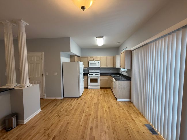 1493 - 1493 Sashay Ct, Townhouse with 2 bedrooms, 2 bathrooms and 2 parking in Gurnee IL | Image 7