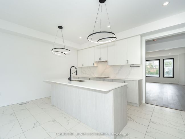 9080 Woodbine Ave, House attached with 3 bedrooms, 3 bathrooms and 1 parking in Markham ON | Image 16