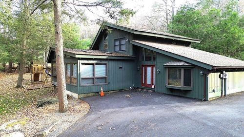 125 Evergreen Dr, Greentown, PA, 18426-3525 | Card Image