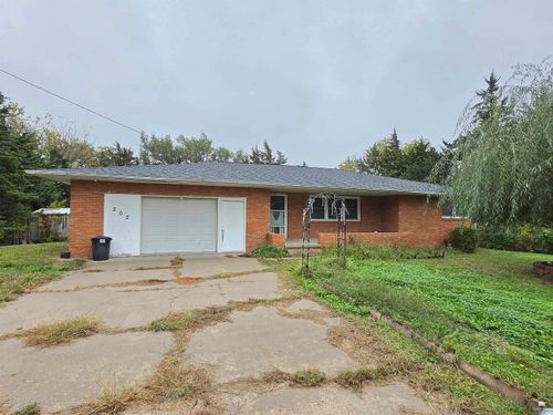 202 S 12th St, Herington, KS, 67449-2510 | Card Image