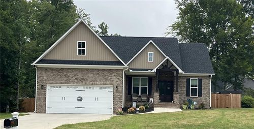 2702 Ashcroft Dr, Reidsville, NC, 27320-7139 | Card Image