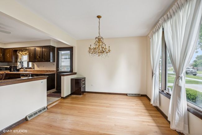9133 Moody Ave, House other with 3 bedrooms, 2 bathrooms and 2 parking in Oak Lawn IL | Image 5