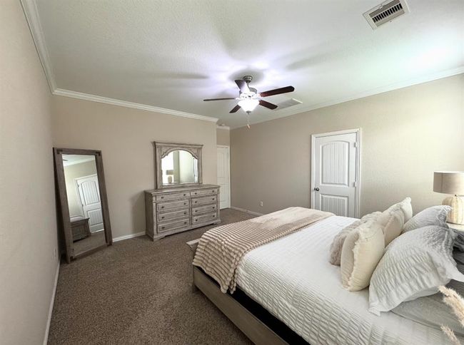 718 S Chamfer Way, House other with 4 bedrooms, 3 bathrooms and 3 parking in Crosby TX | Image 11