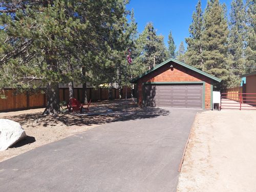 1057 Mohawk Street, South Lake Tahoe, CA, 96150 | Card Image