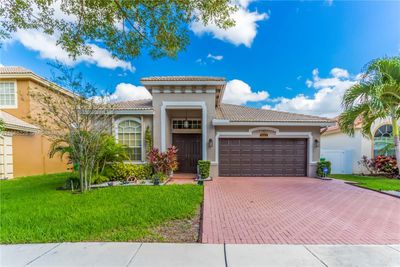 5323 Sw 148th Ave, House other with 4 bedrooms, 3 bathrooms and null parking in Miramar FL | Image 1