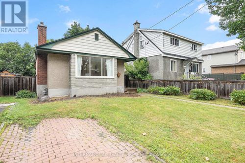 323 Lanark Avenue N, Ottawa, ON, K1Z6R6 | Card Image
