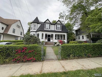 467 Fairview Avenue, Home with 7 bedrooms, 4 bathrooms and null parking in Orange NJ | Image 3