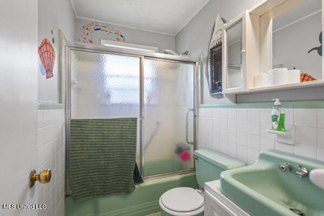bathroom | Image 12