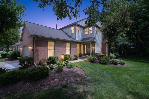 39639 Dun Rovin Dr, Northville, MI, 48168-4302 | Card Image