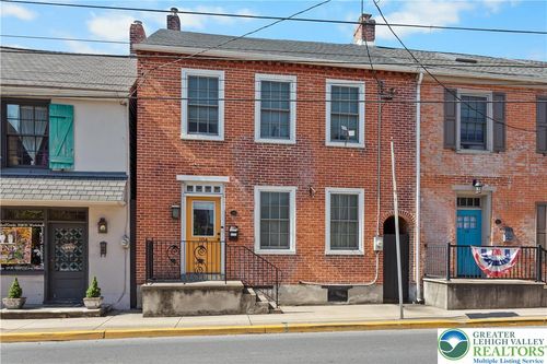 104 S Chestnut St, BATH, PA, 18014-1004 | Card Image