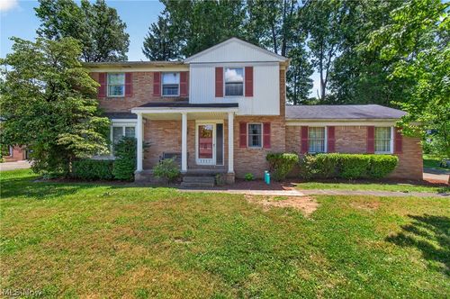 2537 Dogwood Dr Ne, Massillon, OH, 44646-4921 | Card Image