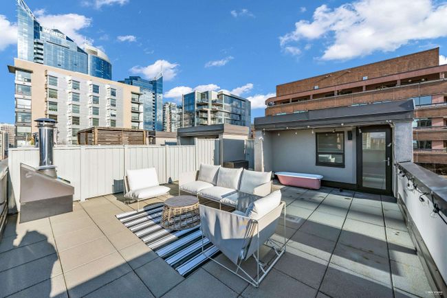 PH804 - 1160 Burrard Street, Condo with 2 bedrooms, 2 bathrooms and 1 parking in Vancouver BC | Image 2