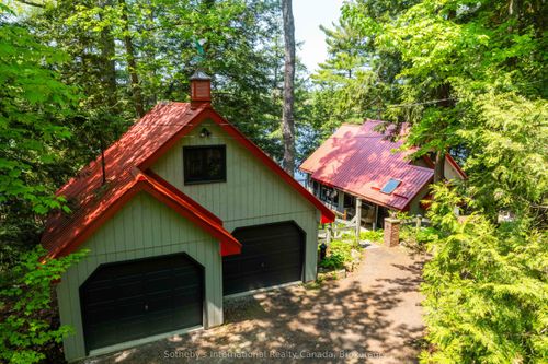 1050 Cobblerose Lane, Minden, ON, K0M2L1 | Card Image