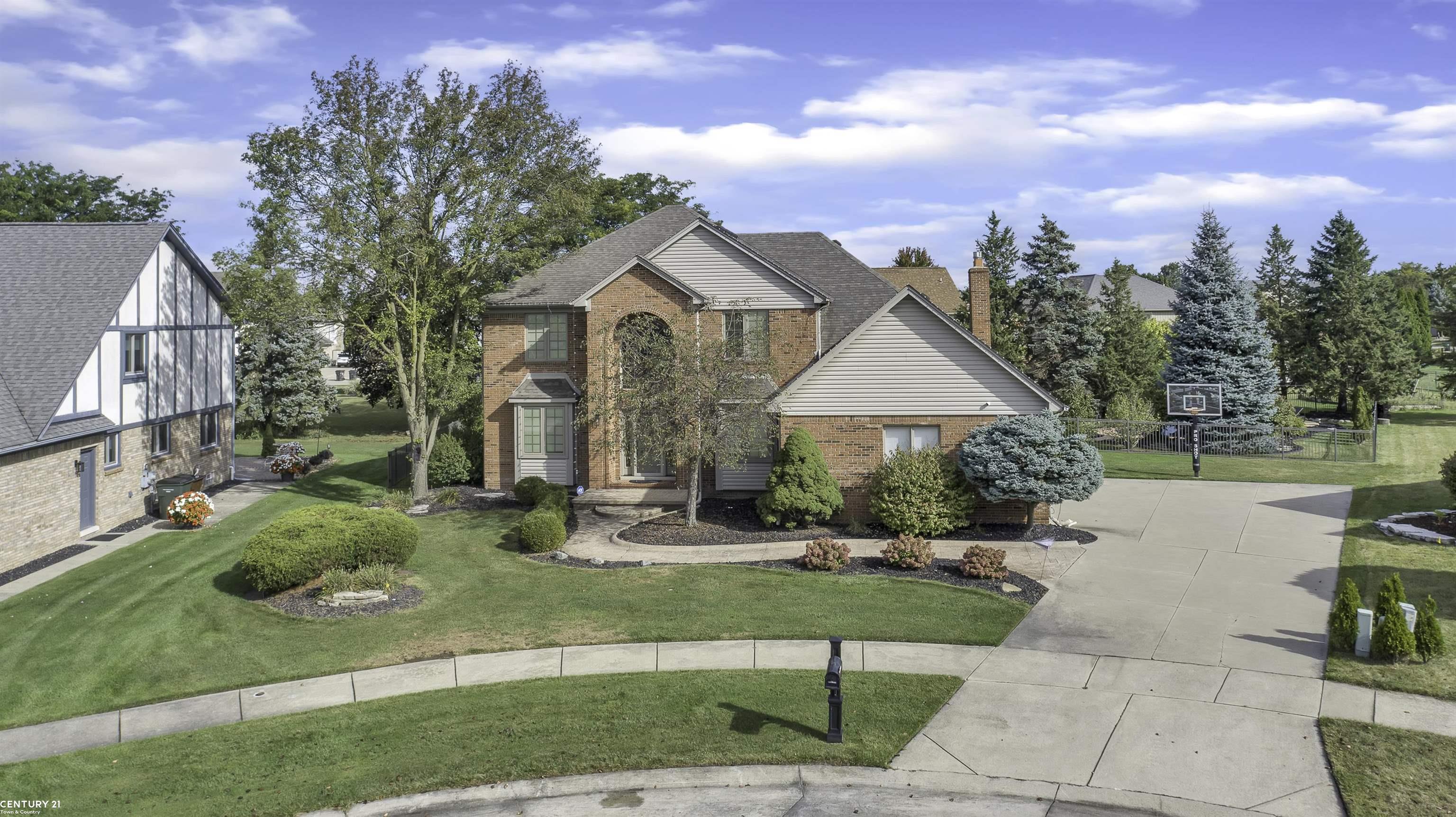 Winston Ct, Shelby Township, MI 48315