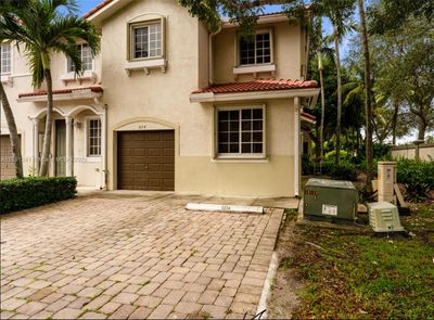 604 - 21407 Nw 13th Ct, Townhouse with 4 bedrooms, 3 bathrooms and null parking in Miami Gardens FL | Image 1