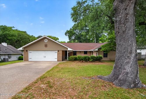 6627 Golf Club Dr, Diamondhead, MS, 39525-3442 | Card Image