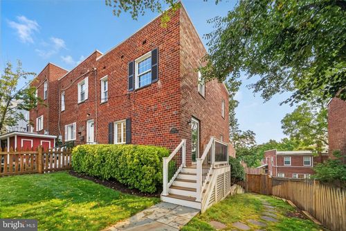2935 Sycamore St, ALEXANDRIA, VA, 22305-2524 | Card Image
