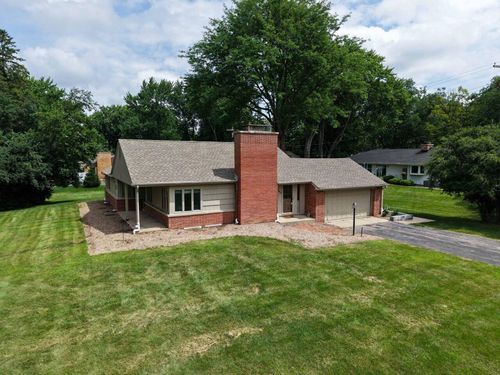 14660 Golf Parkway, Brookfield, WI, 53005 | Card Image