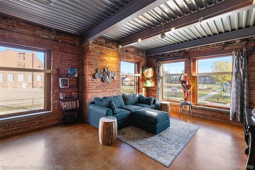 apt-23-112 Watson St, Detroit, MI, 48201-2736 | Card Image