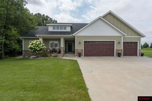 220 Oak Marsh Dr, Mankato, MN, 56001-2650 | Card Image