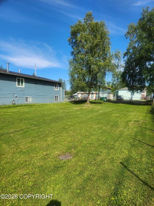 833 N Lane St, Anchorage, AK, 99508-1717 | Card Image