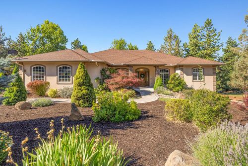 6246 Sanderling Rd, Klamath Falls, OR, 97601-9129 | Card Image