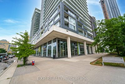 1606 - 360 Square 1 Dr, Condo with 1 bedrooms, 1 bathrooms and 1 parking in Mississauga ON | Image 2