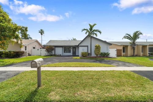 11800 Nw 37th Pl, Sunrise, FL, 33323-2611 | Card Image