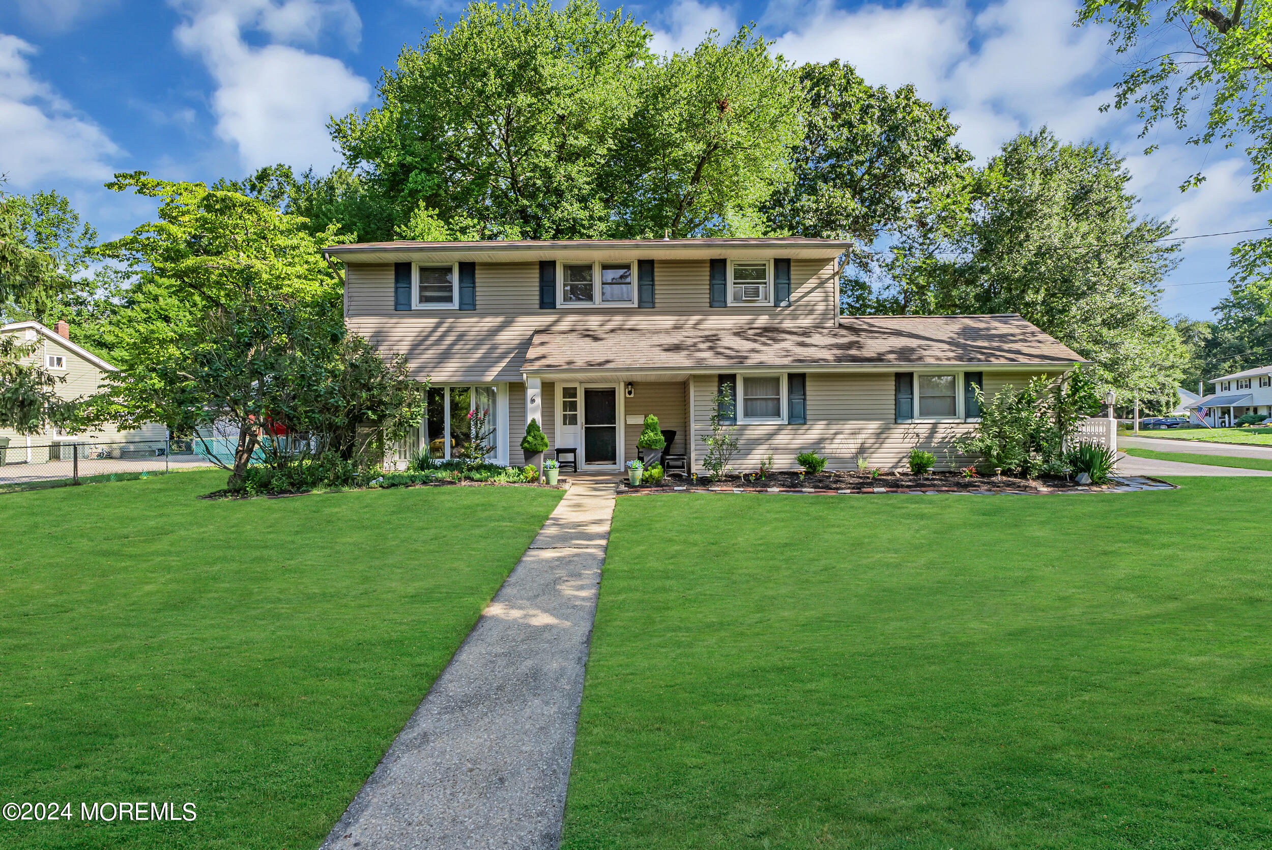 Barbara Ln, Oakhurst, NJ 07755